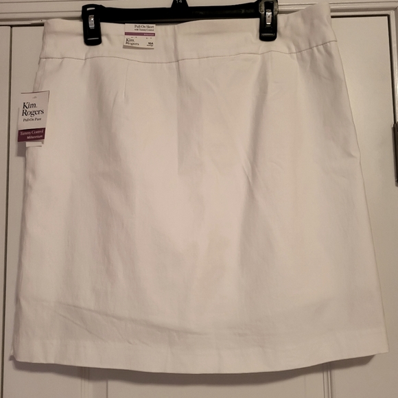 Kim Rogers Pants - NWT Tummy Control White Skort